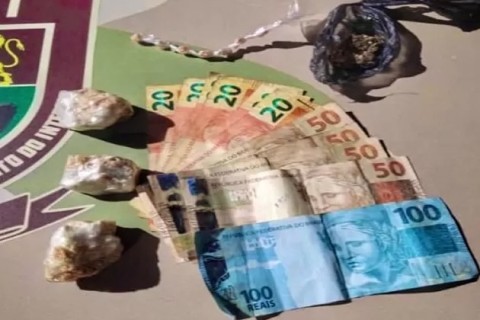 MULHER É DETIDA COM DROGAS E DINHEIRO DURANTE OPERAÇÃO