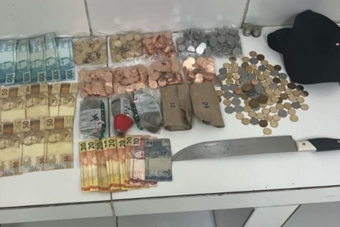 FACÇÃO, BONÉ LEVAVA NA MOCHILA APÓS  ROUBO NA TORRE